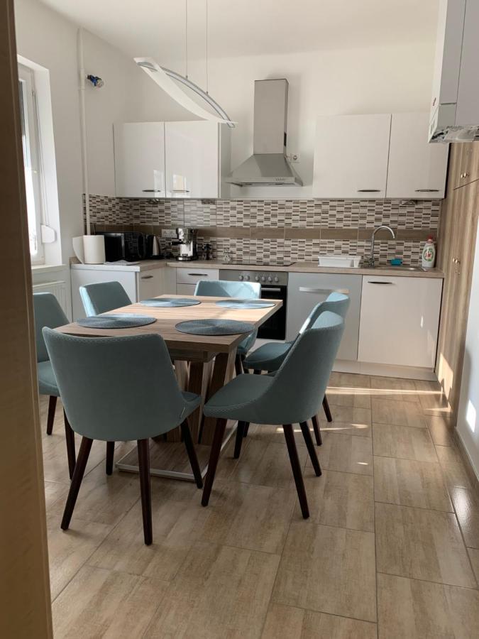 Thermal Next I Weninger Apartman Kiskunhalas Esterno foto
