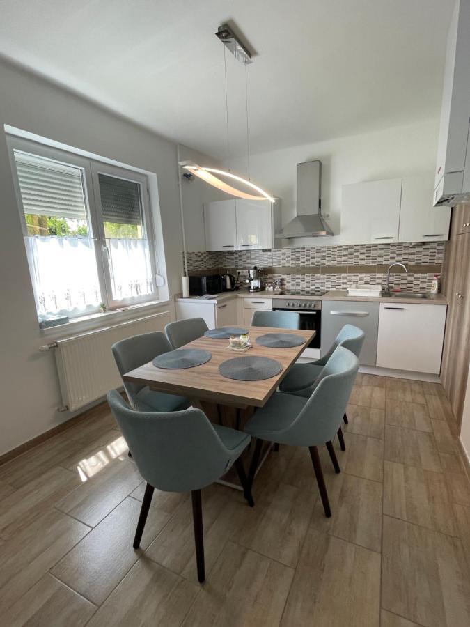 Thermal Next I Weninger Apartman Kiskunhalas Esterno foto