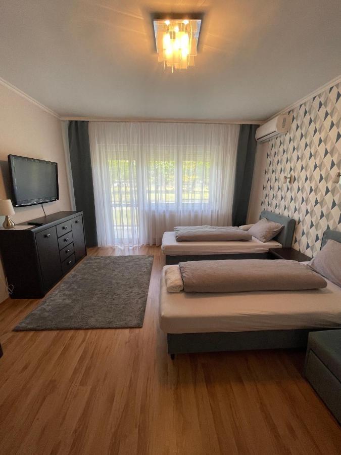 Thermal Next I Weninger Apartman Kiskunhalas Esterno foto