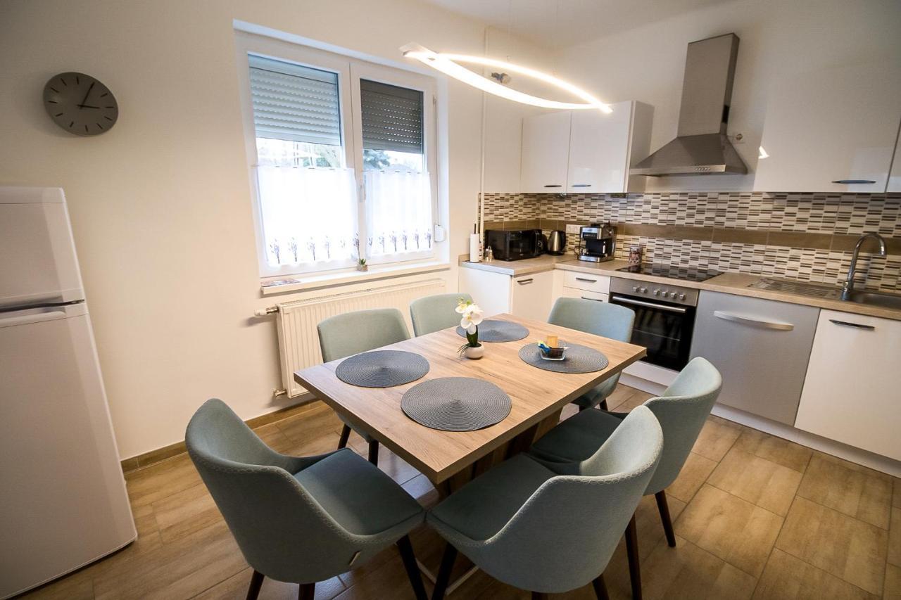 Thermal Next I Weninger Apartman Kiskunhalas Esterno foto