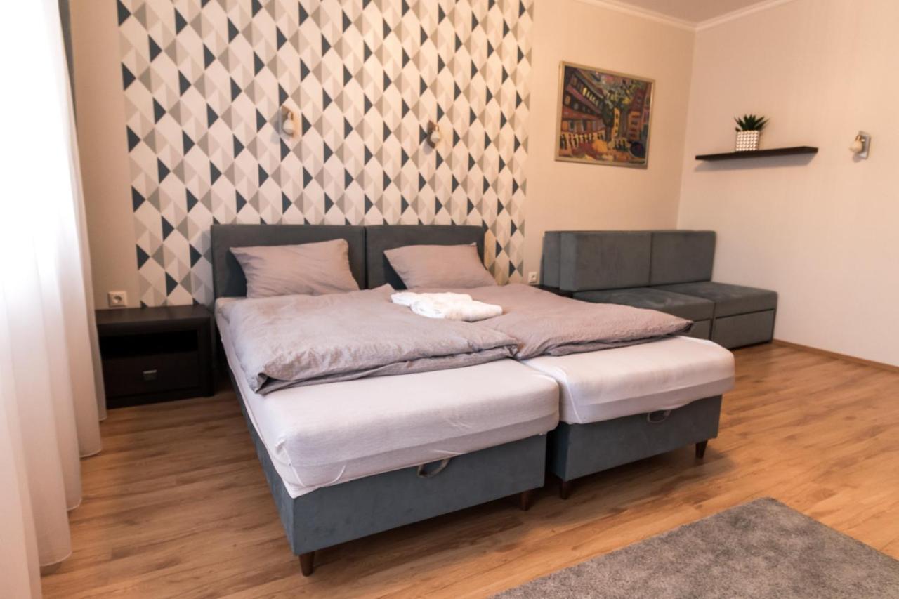Thermal Next I Weninger Apartman Kiskunhalas Esterno foto