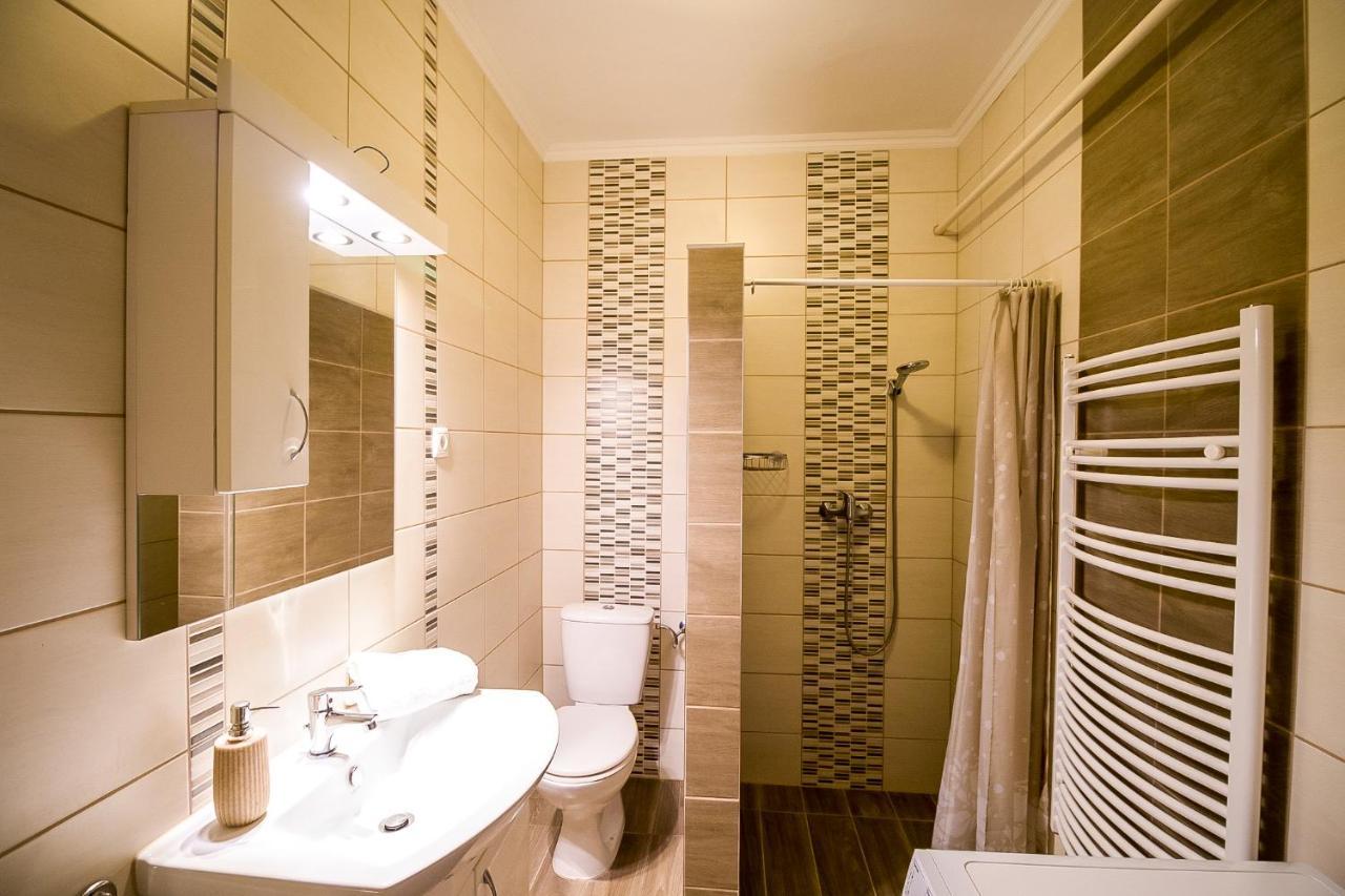 Thermal Next I Weninger Apartman Kiskunhalas Esterno foto