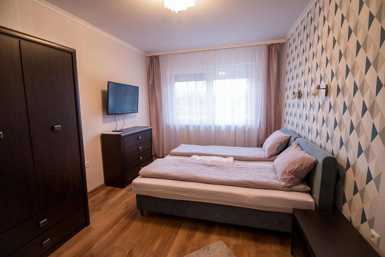Thermal Next I Weninger Apartman Kiskunhalas Esterno foto