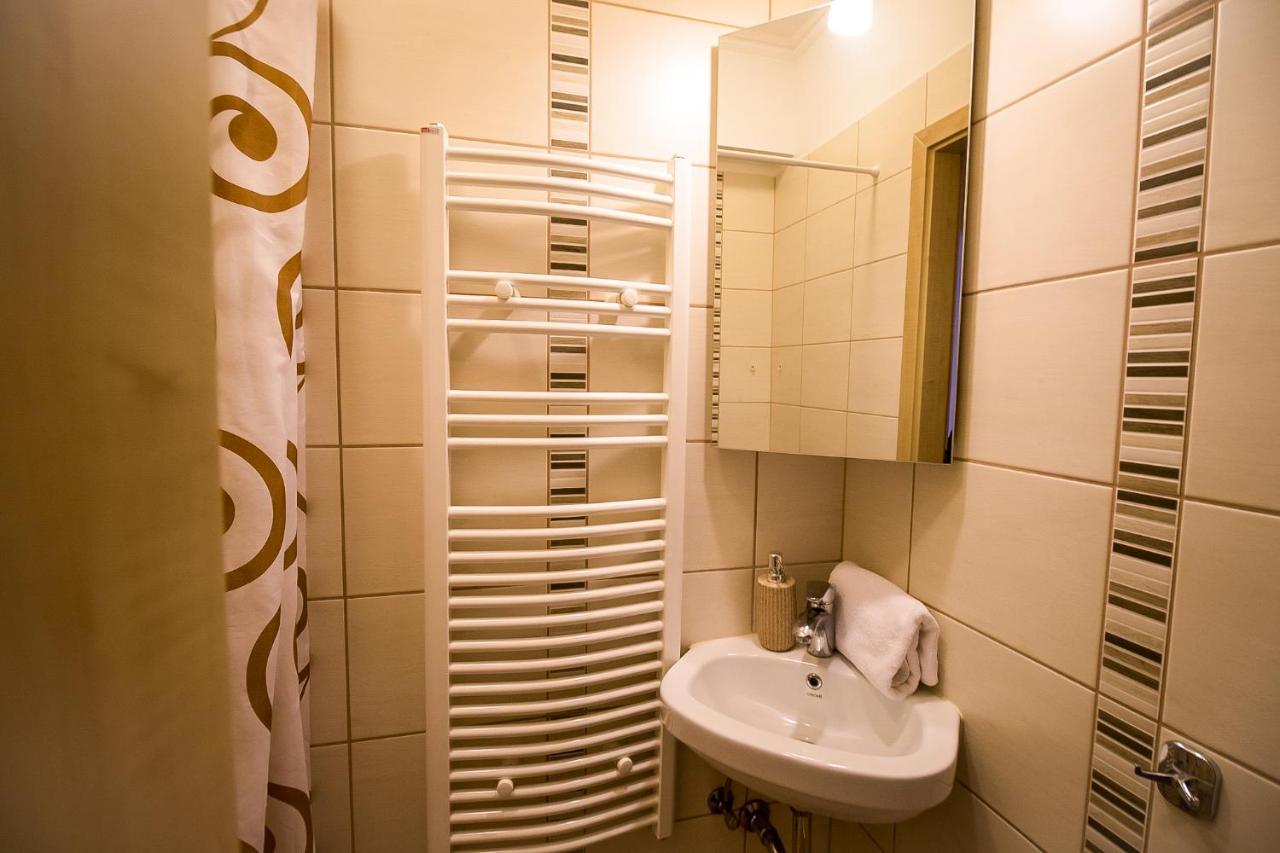 Thermal Next I Weninger Apartman Kiskunhalas Esterno foto